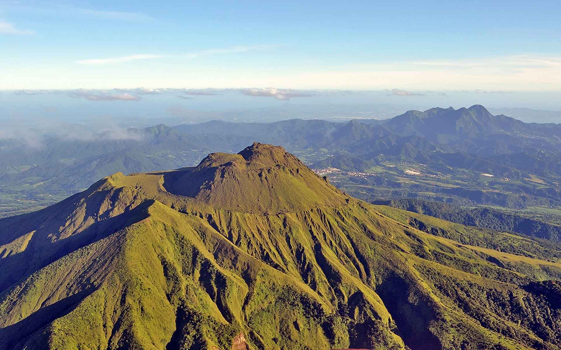 Montagne Pelée, active volcano in Martinique Island (© Cyprien Lesage).