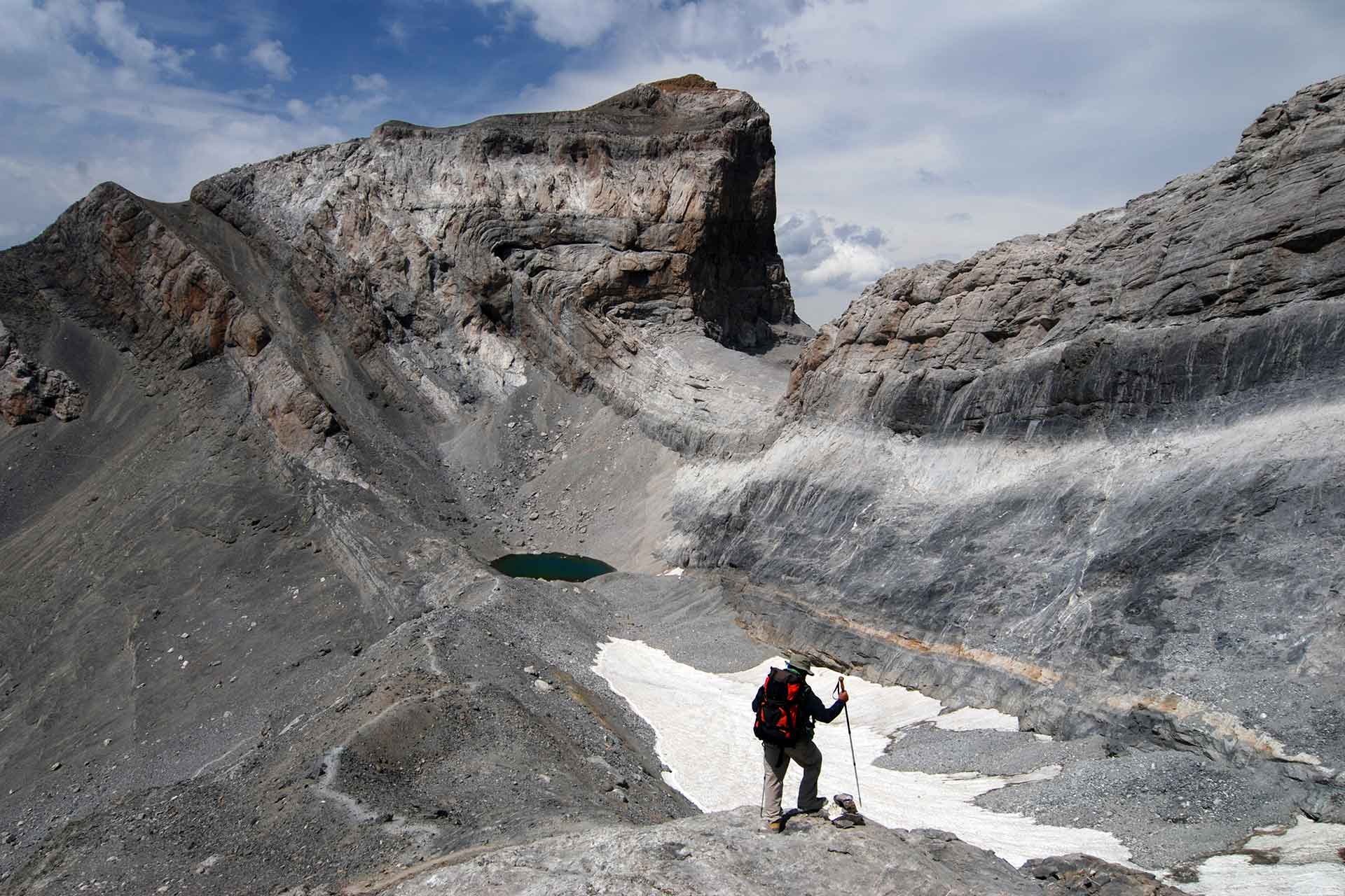 Fold and thrust of the Cilindro de Marboré, one of the most iconic images of the Monte Perdido massif.