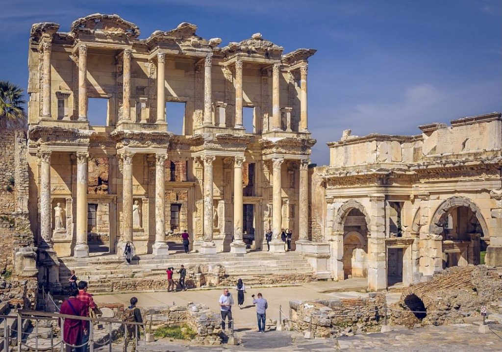 Afyon violet (Pavonazzetto) marble were used in column shaft of the Celcus Library in Ephesus (İzmir-Türkiye)